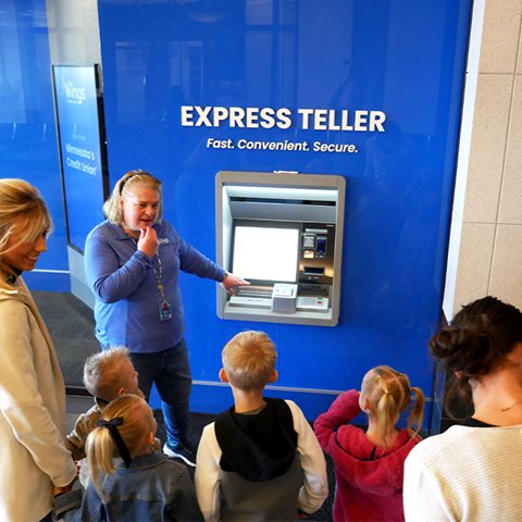 /getmedia/0dd4ee85 72c0 4375 bd08 44dccc32d1a7/EDU_BranchVisit_720x720